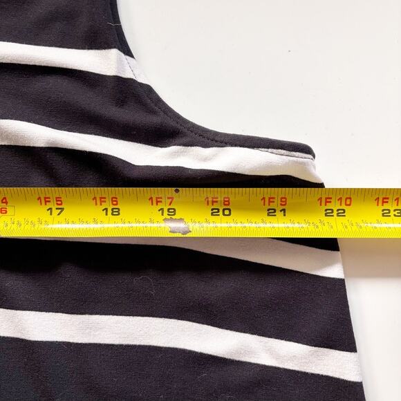 J.Jill Wearever Sz XL Black and White Striped V-Neck Tank Top Shell Relaxed Fit - Picture 4 of 11